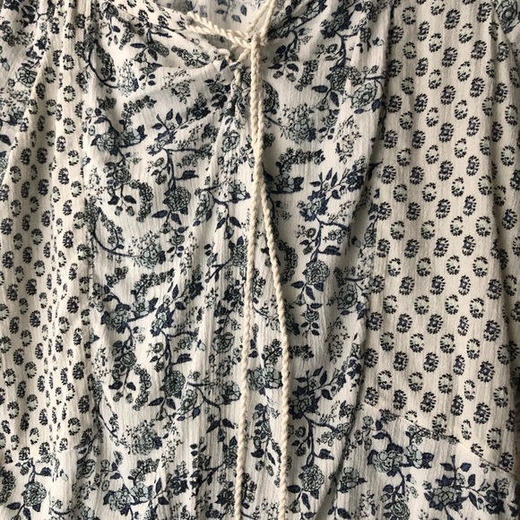 American Eagle Floral Blouse - Picture 3 of 3